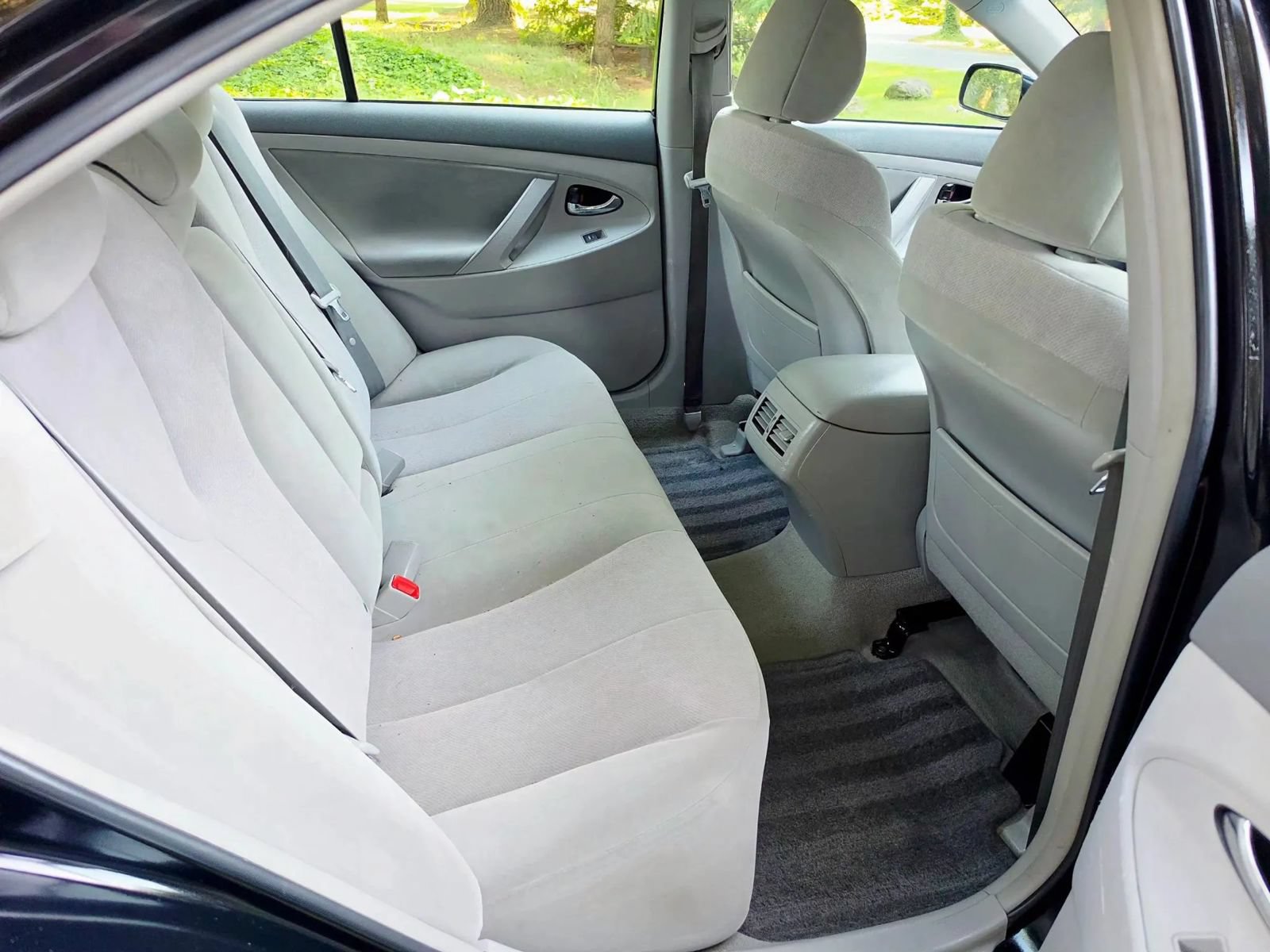 Used 2010 Toyota Camry Hybrid FWD image 12