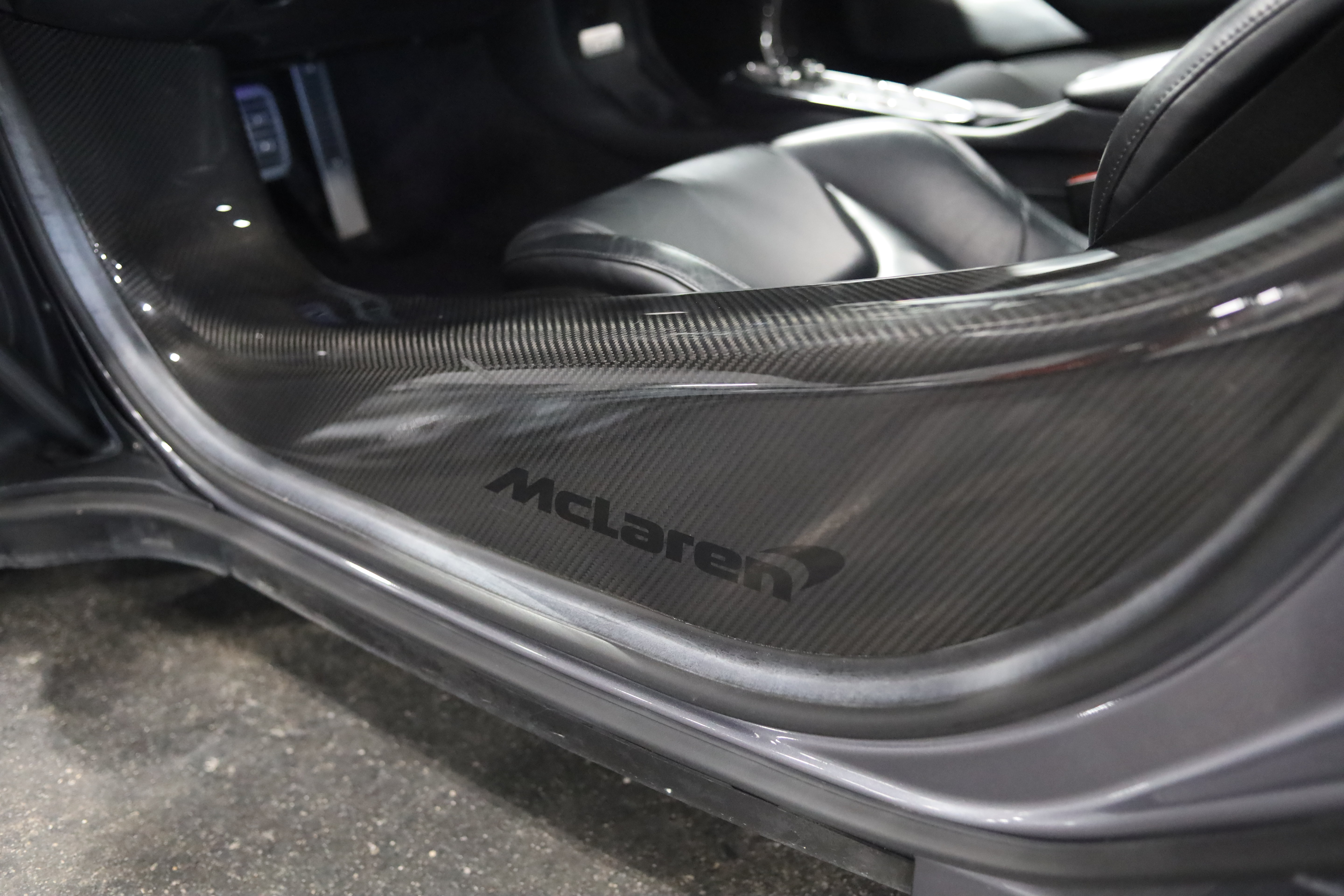 Used 2023 McLaren GT RWD image 17