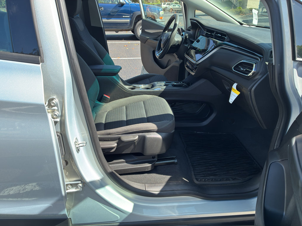 Used 2023 Chevrolet Bolt LT FWD image 50