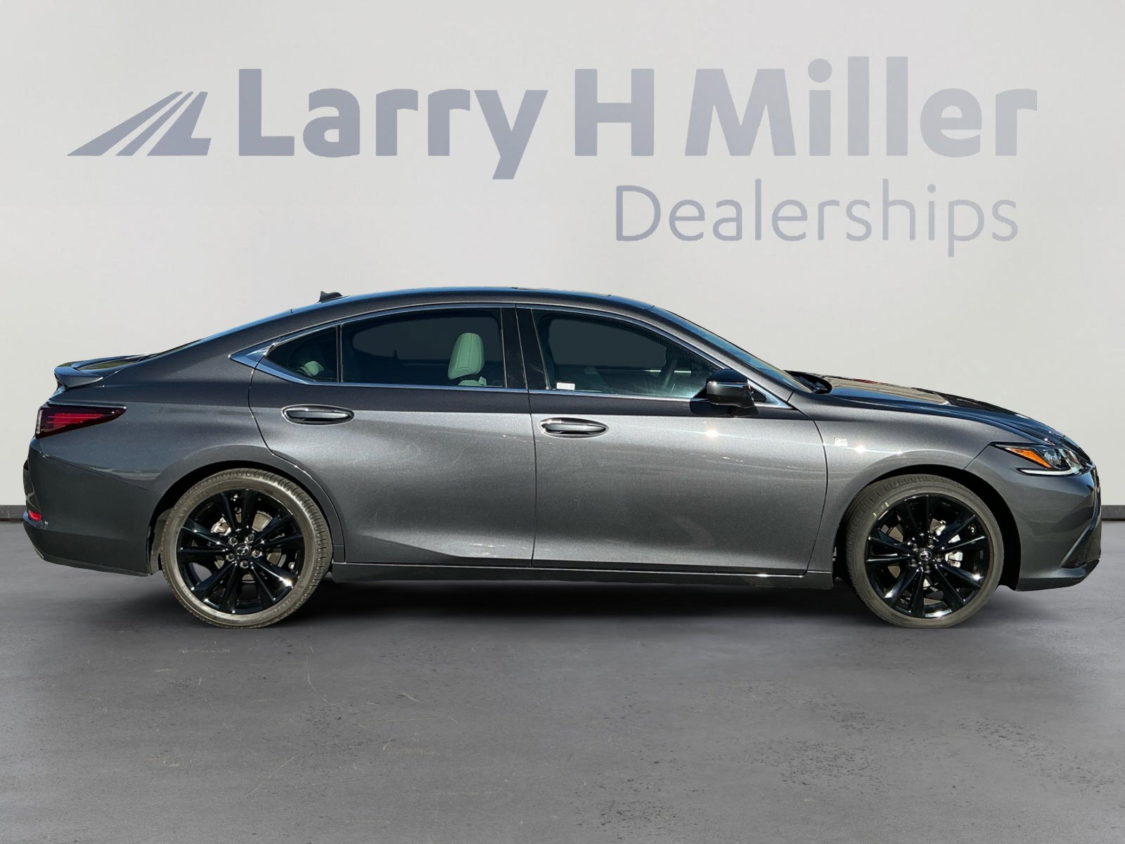 Used 2023 Lexus ES 350 F Sport image 6