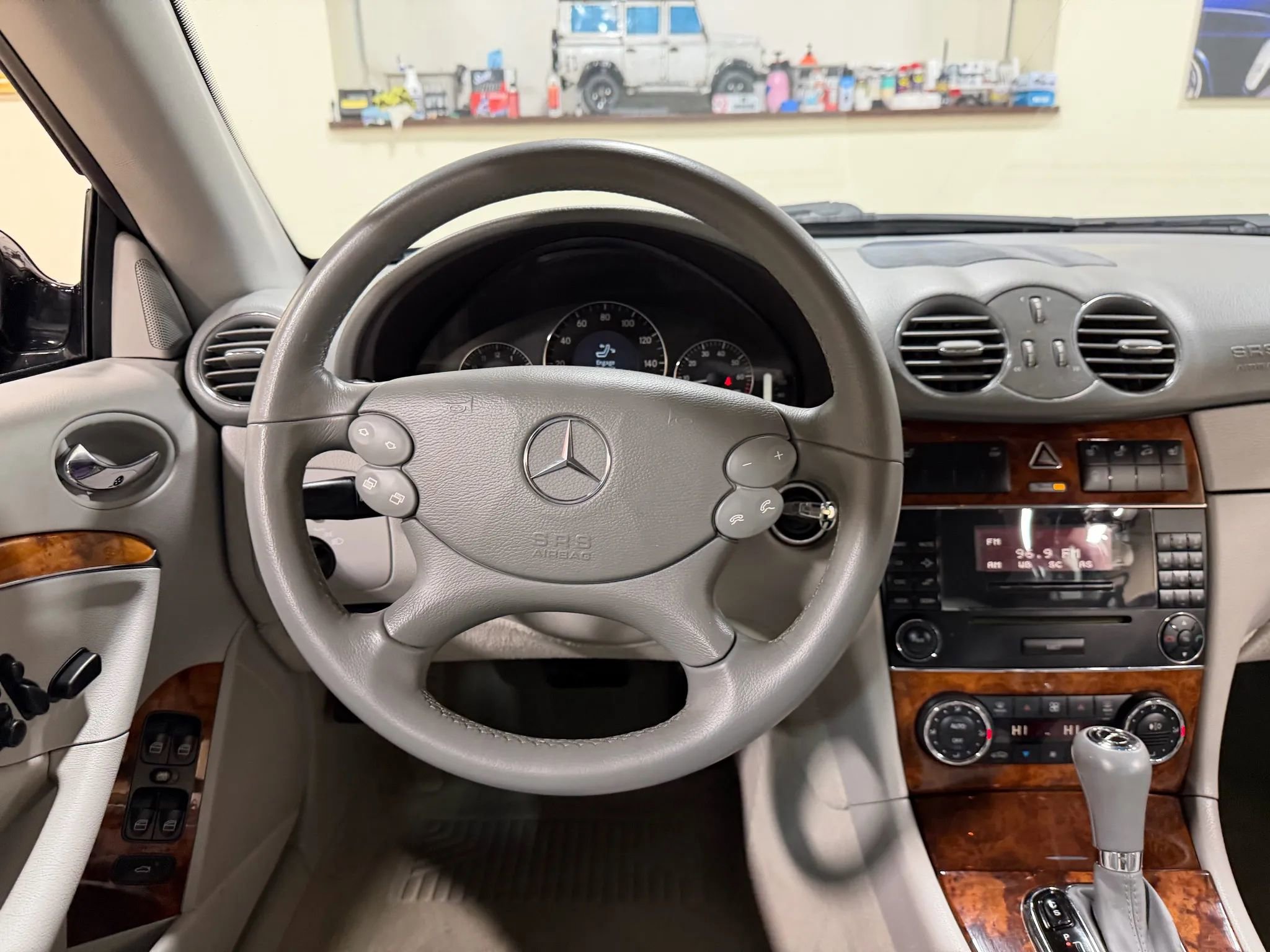 Used 2005 Mercedes-Benz CLK 500 Cabriolet image 54