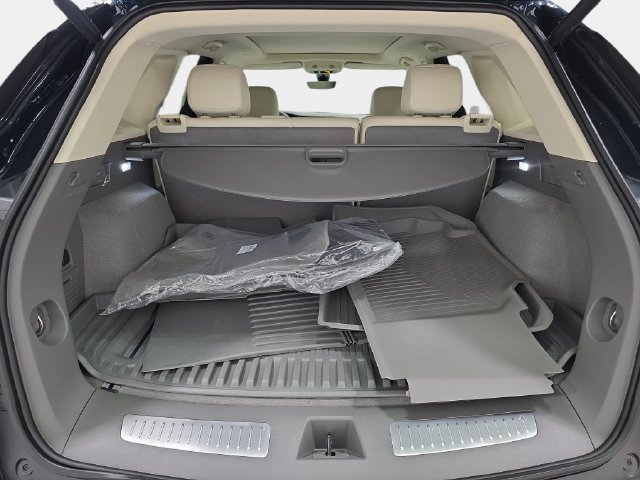 New 2026 Cadillac XT5 Premium Luxury w/ LPO, Floor Liner Package AWD/4WD image 30