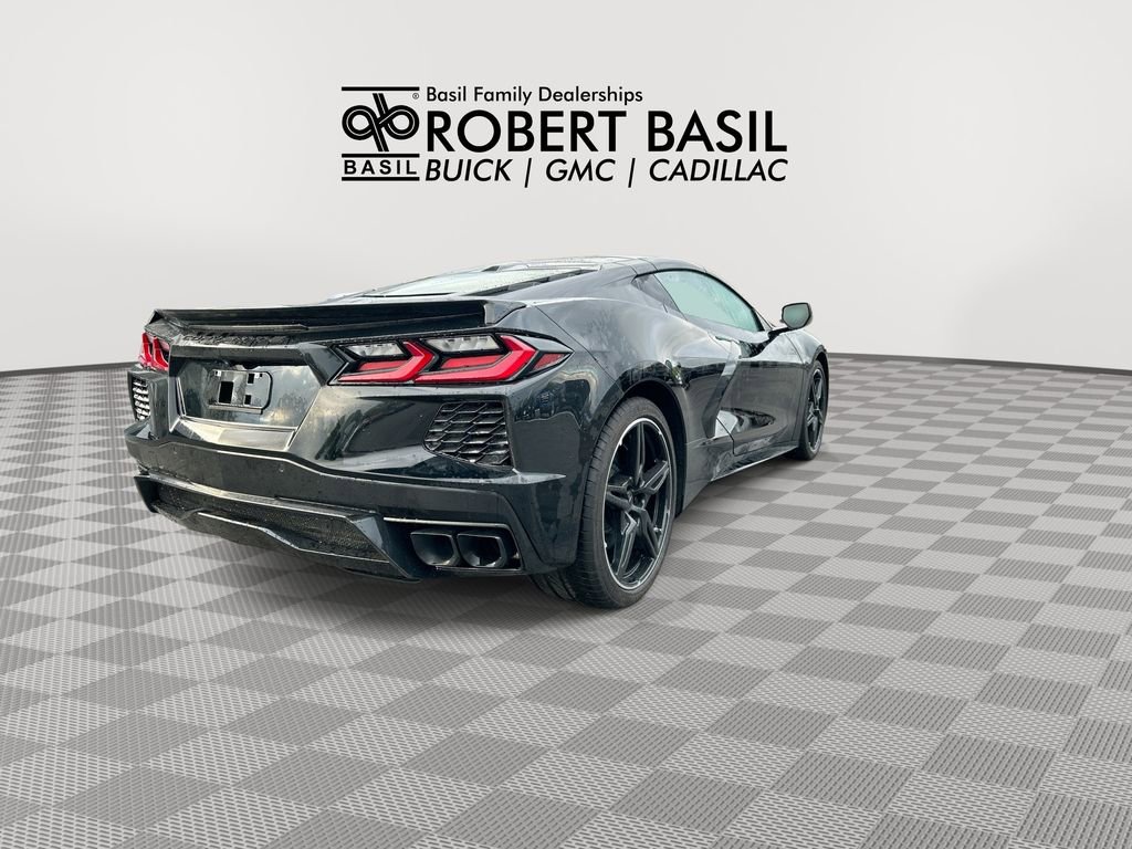 Used 2024 Chevrolet Corvette Stingray Coupe w/ Body-Color Dual Roof Package RWD image 8