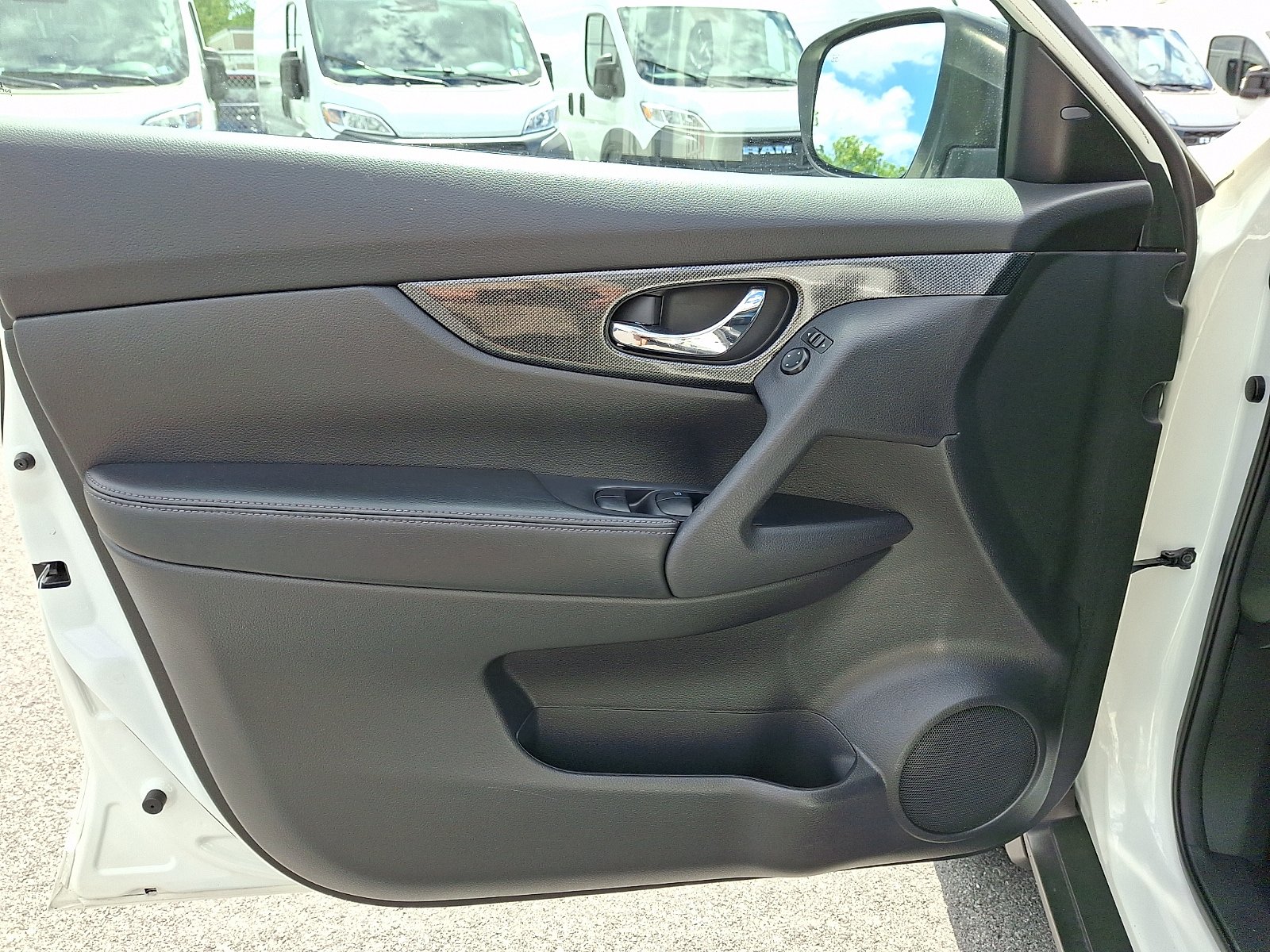Used 2015 Nissan Rogue SL w/ SL Premium Package AWD/4WD image 20