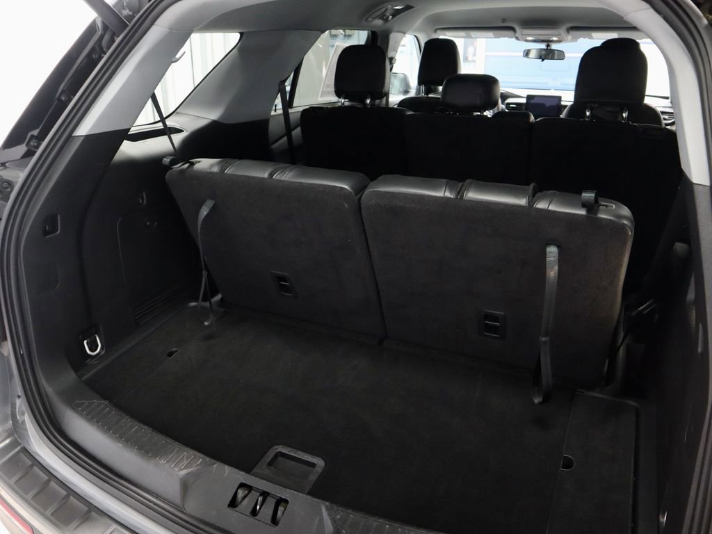 Used 2023 Ford Explorer XLT w/ Equipment Group 202A AWD/4WD image 13