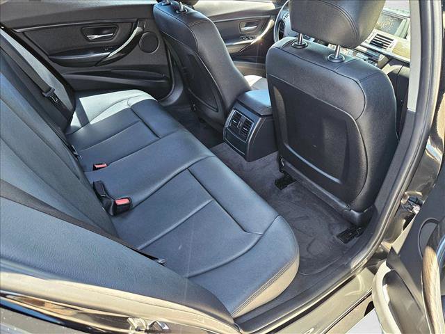 Used 2017 BMW 320i Sedan RWD image 19
