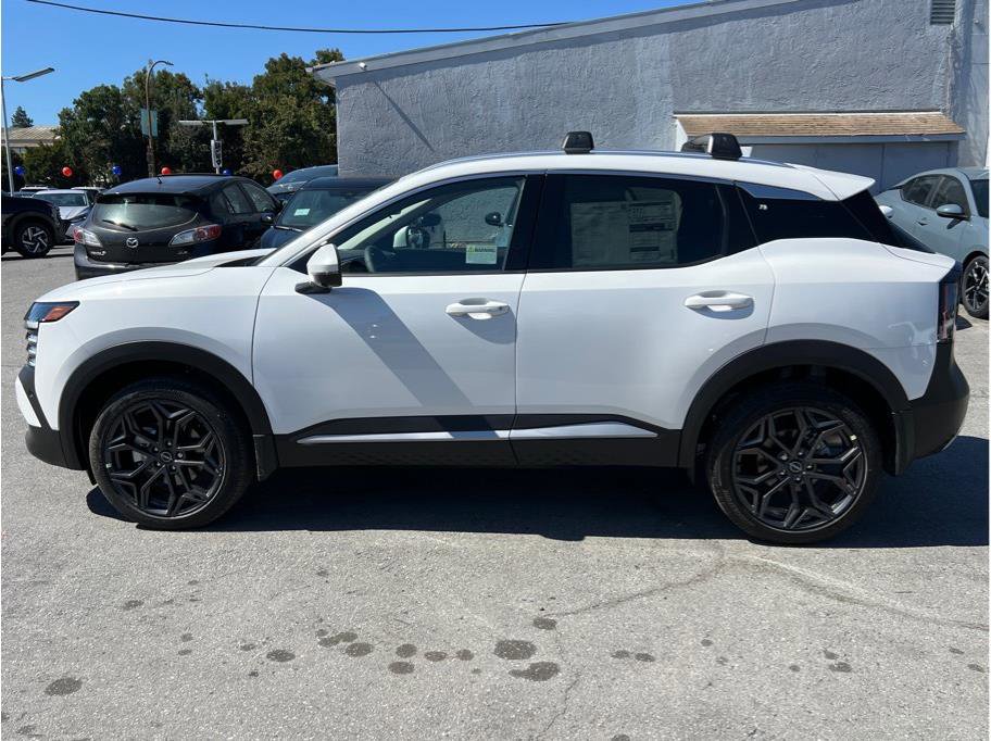 New 2025 Nissan Kicks SR FWD image 7