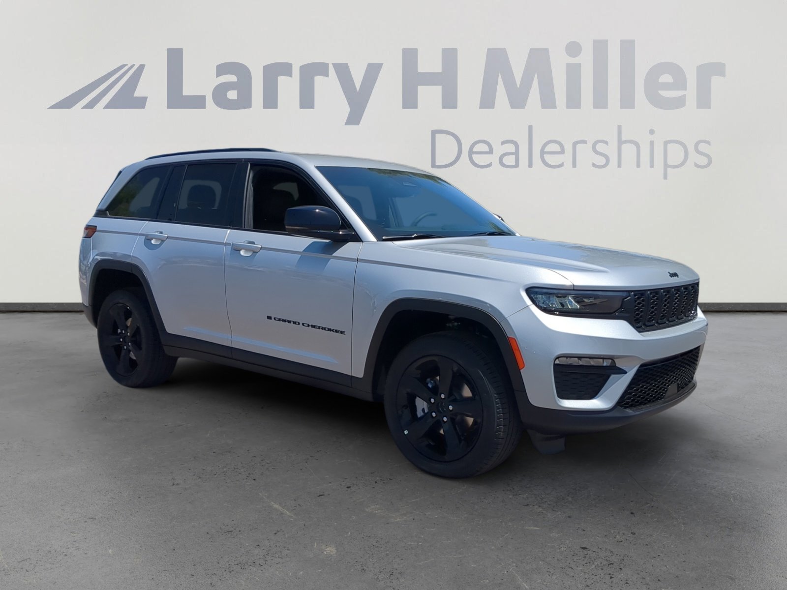 New 2025 Jeep Grand Cherokee Limited w/ Black Appearance Package image 7