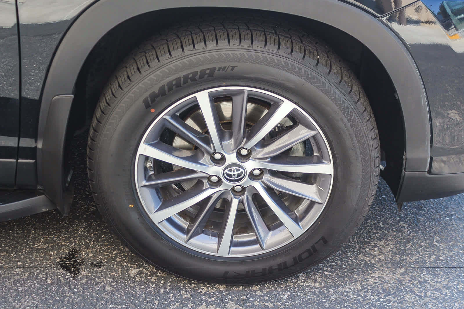 Used 2019 Toyota Highlander XLE FWD image 12