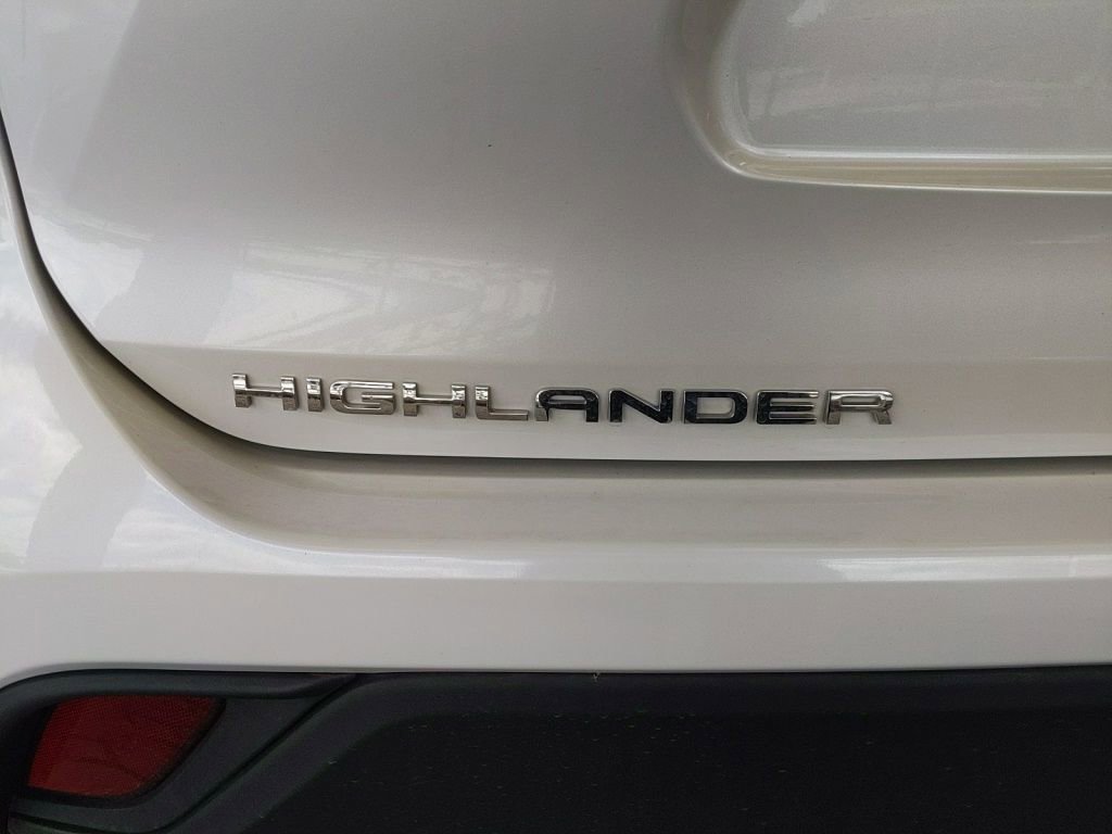 Used 2022 Toyota Highlander L FWD image 8