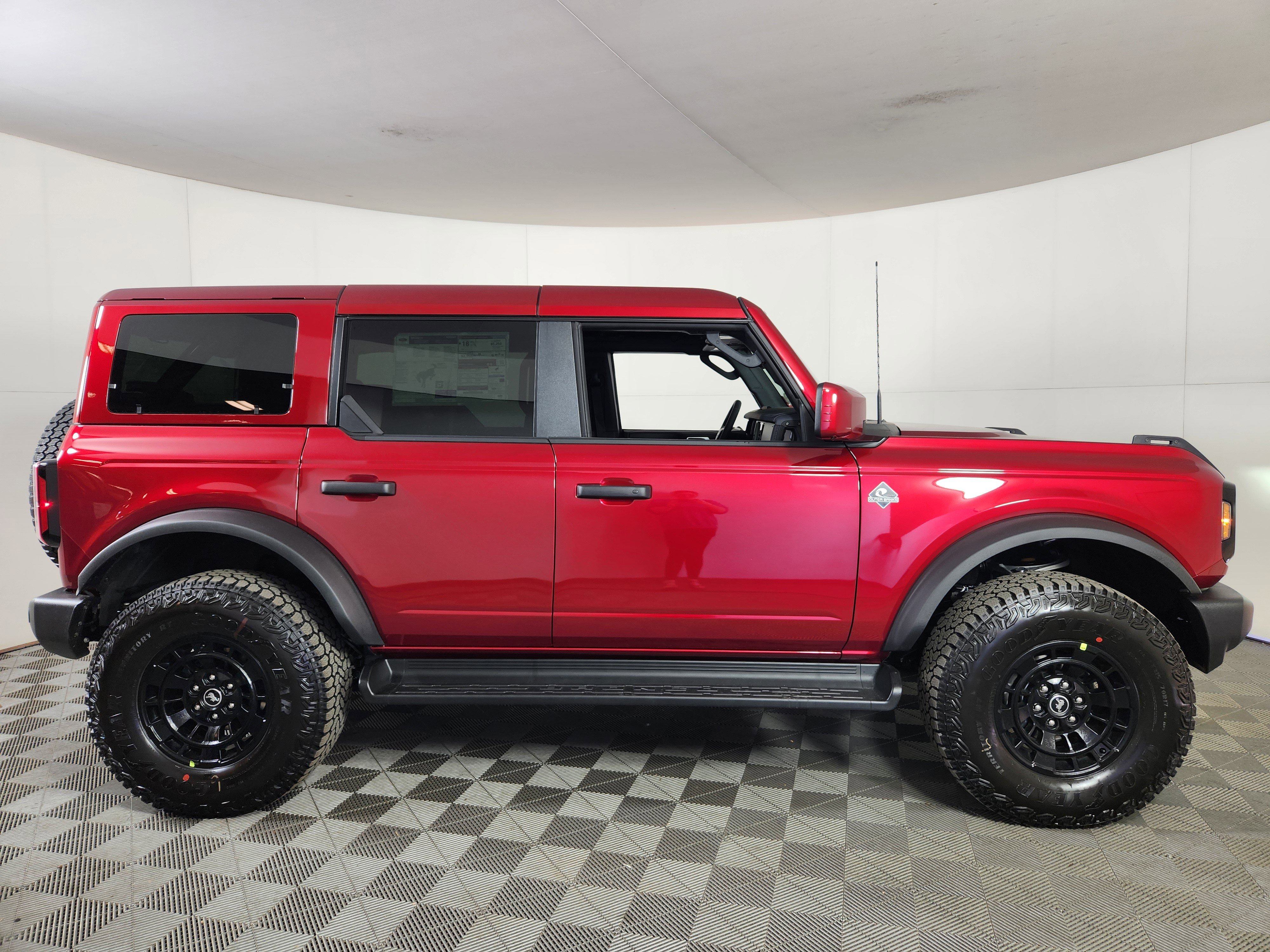 New 2026 Ford Bronco Outer Banks w/ Sasquatch Package AWD/4WD image 8