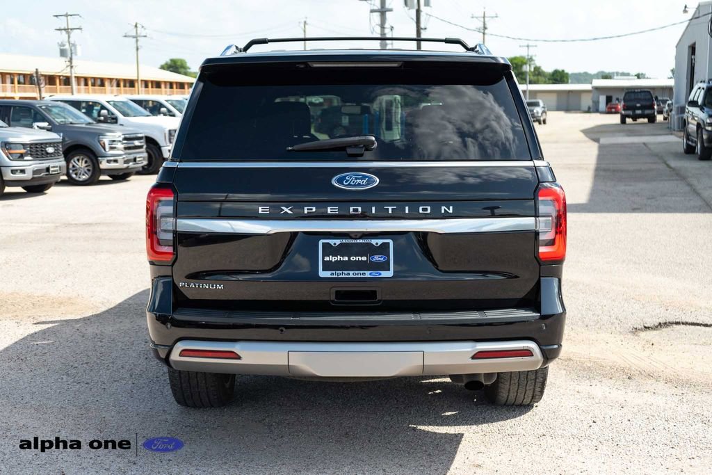 Used 2023 Ford Expedition Platinum AWD/4WD image 7