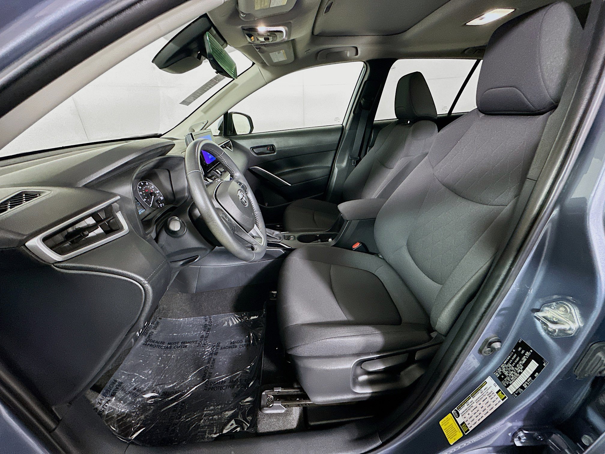 Used 2023 Toyota Corolla Cross LE w/ Moonroof Package image 12