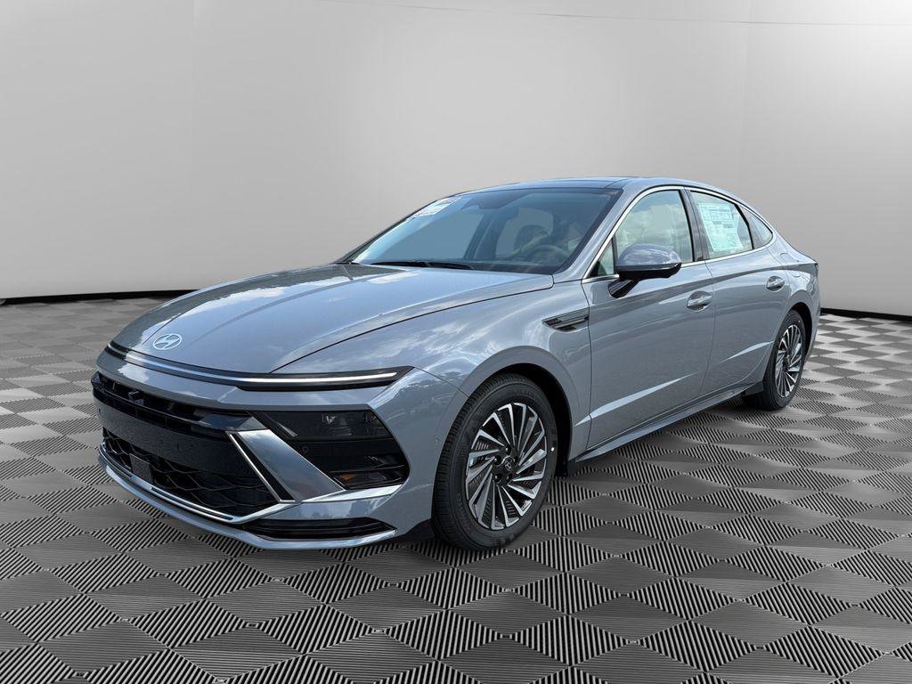 New 2025 Hyundai Sonata Limited image 3