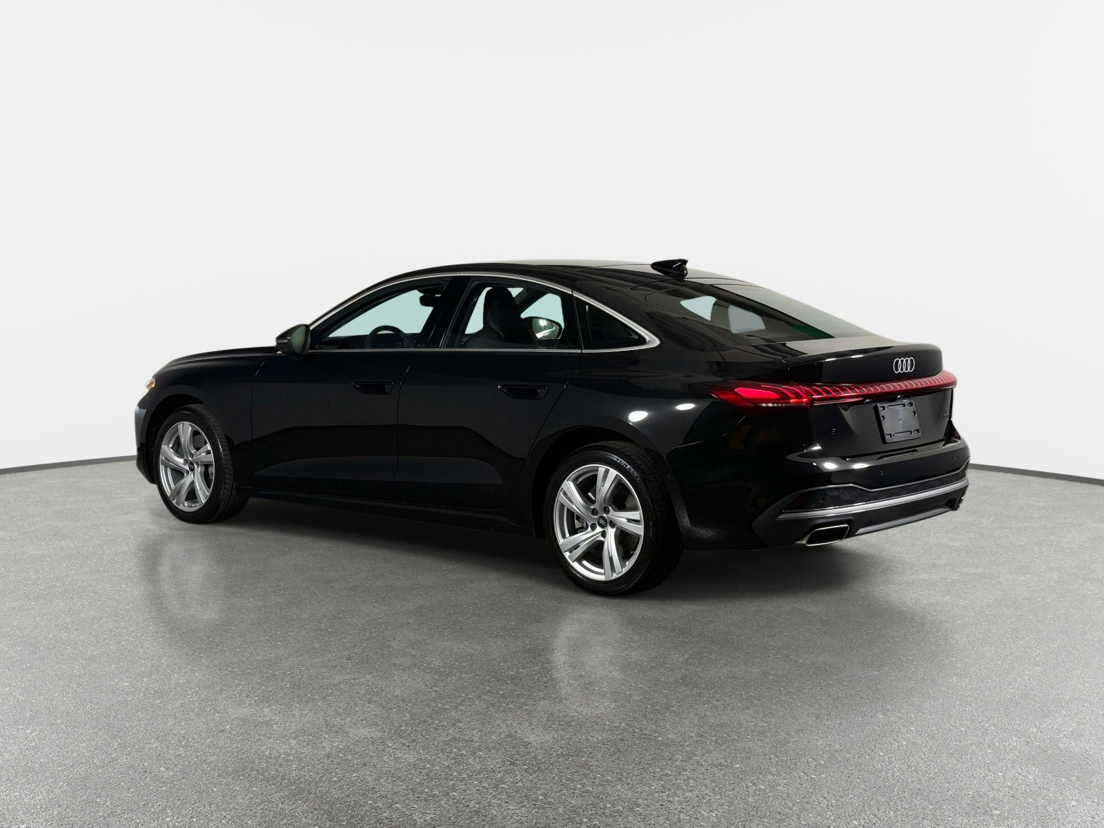 Used 2025 Audi A5 2.0T Premium Plus w/ Premium Plus AWD/4WD image 5