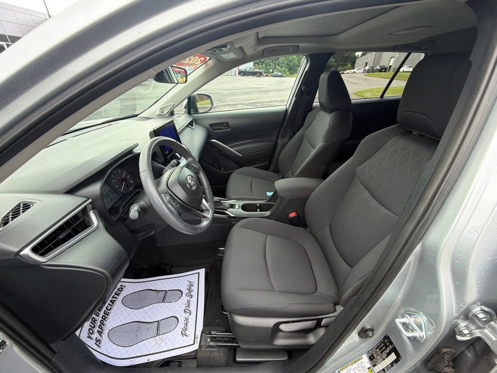 Used 2024 Toyota Corolla Cross LE w/ Moonroof Package AWD/4WD image 11