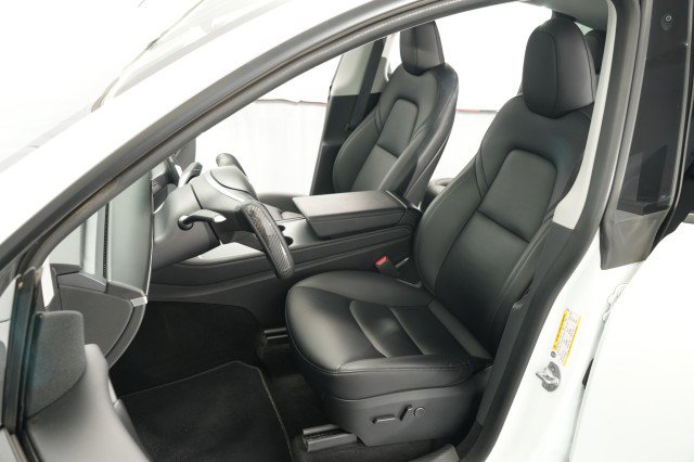 Used 2023 Tesla Model Y AWD image 20