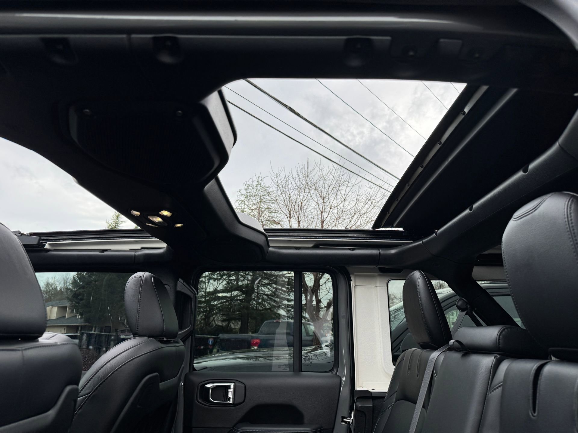 Used 2023 Jeep Wrangler Unlimited Rubicon 4xe w/ Cold Weather Group image 23