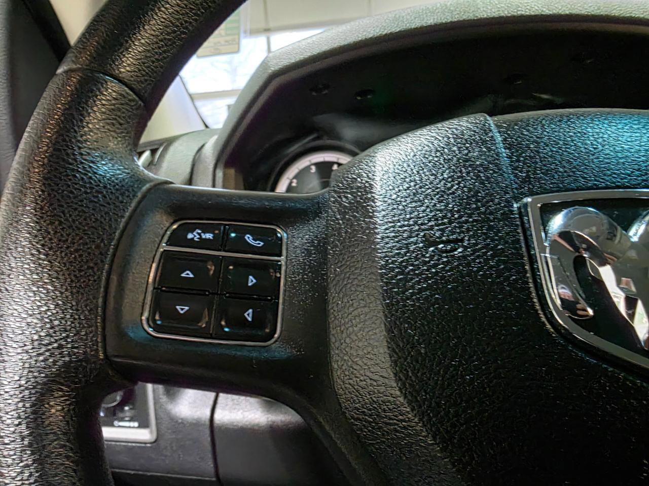 Used 2014 RAM 1500 Express image 29