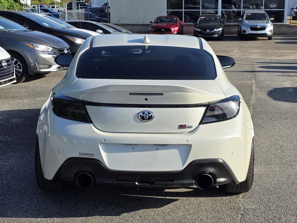 Used 2022 Toyota GR86 Premium RWD image 4