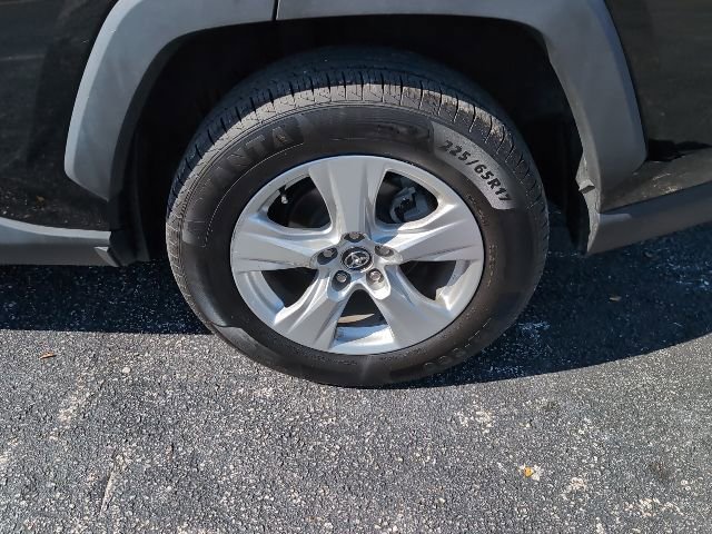 Used 2020 Toyota RAV4 XLE image 7