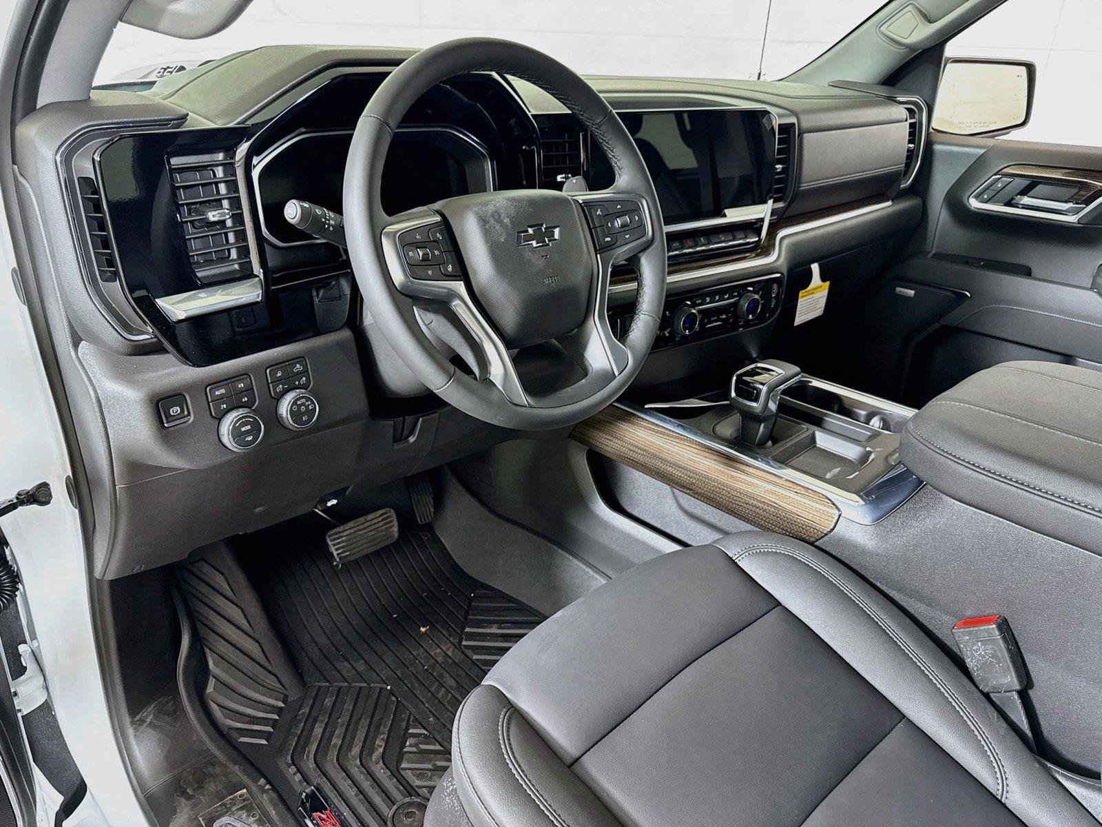 New 2026 Chevrolet Silverado 1500 LT Trail Boss w/ Dark Appearance Package AWD/4WD image 5