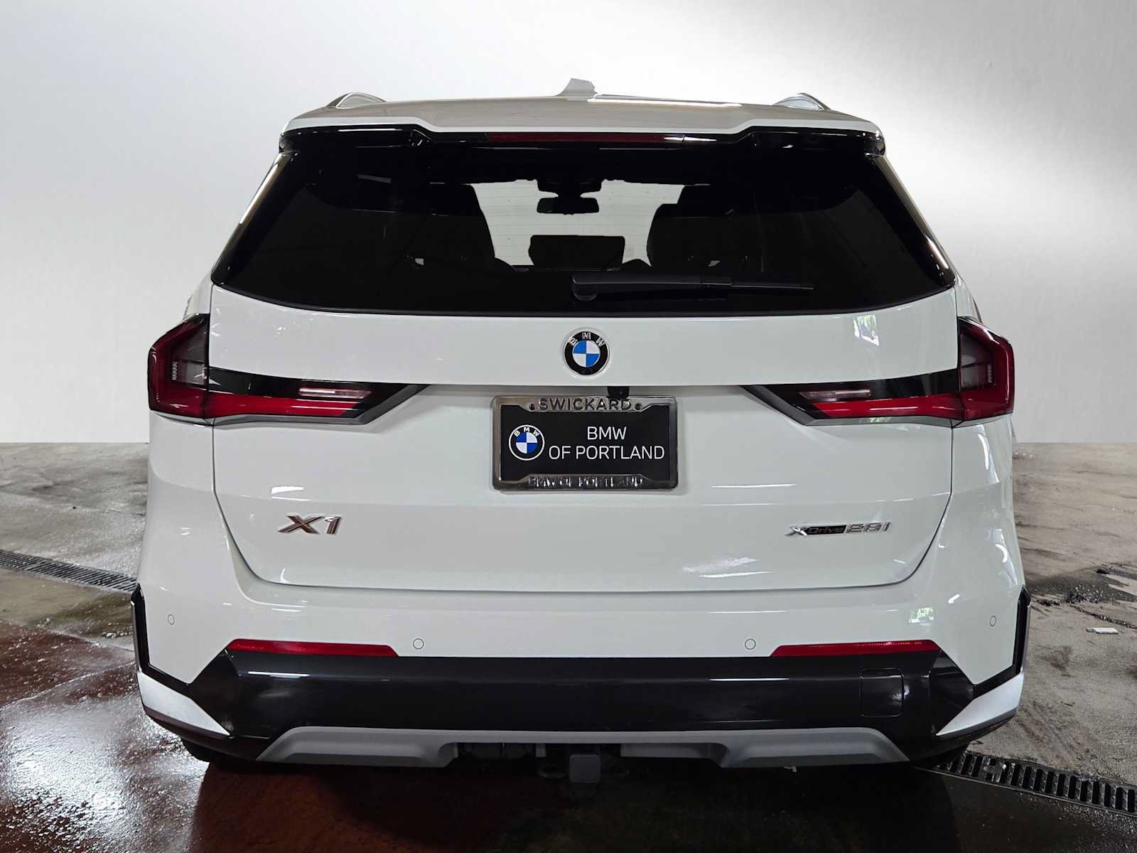 Used 2026 BMW X1 xDrive28i w/ Technology Package AWD/4WD image 4