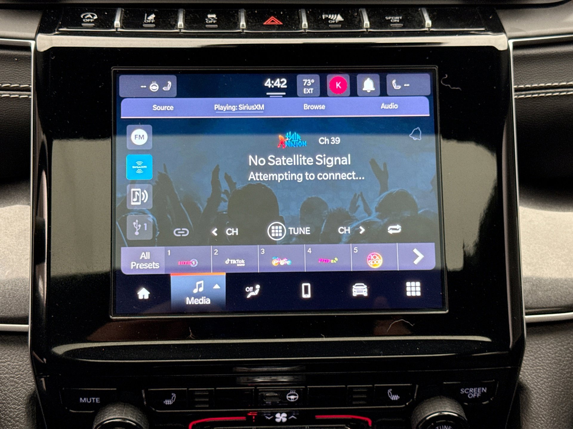 Used 2022 Jeep Grand Cherokee L Laredo image 14