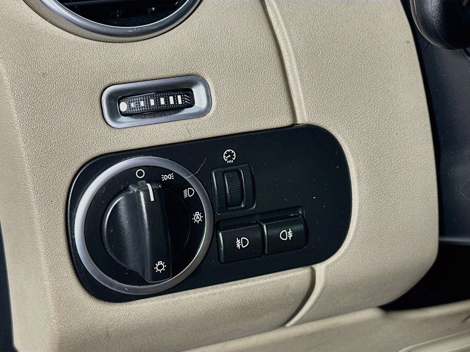 Used 2013 Land Rover LR4 HSE AWD/4WD image 10