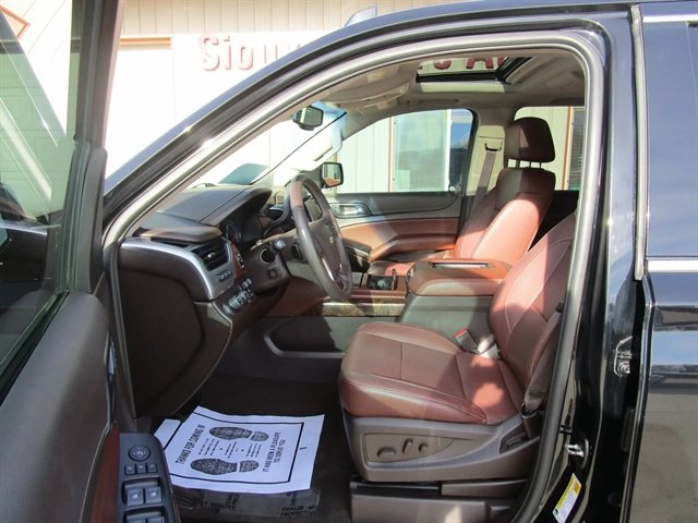 Used 2017 Chevrolet Suburban Premier AWD/4WD image 9