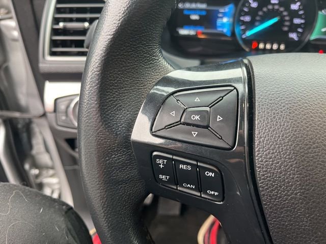 Certified 2018 Ford Explorer XLT w/ Equipment Group 202A image 30