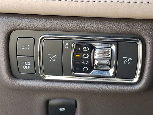 Used 2021 Lincoln Nautilus Reserve image 26