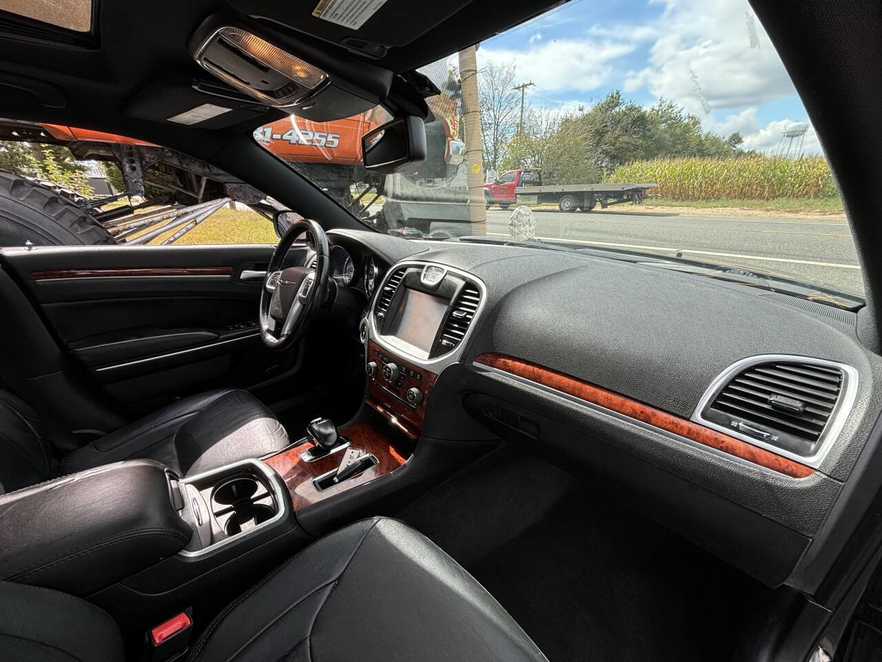 Used 2013 Chrysler 300 image 18