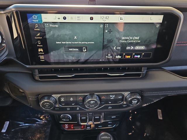 New 2026 Jeep Gladiator Rubicon w/ Steel Power Dome Hood Package AWD/4WD image 13