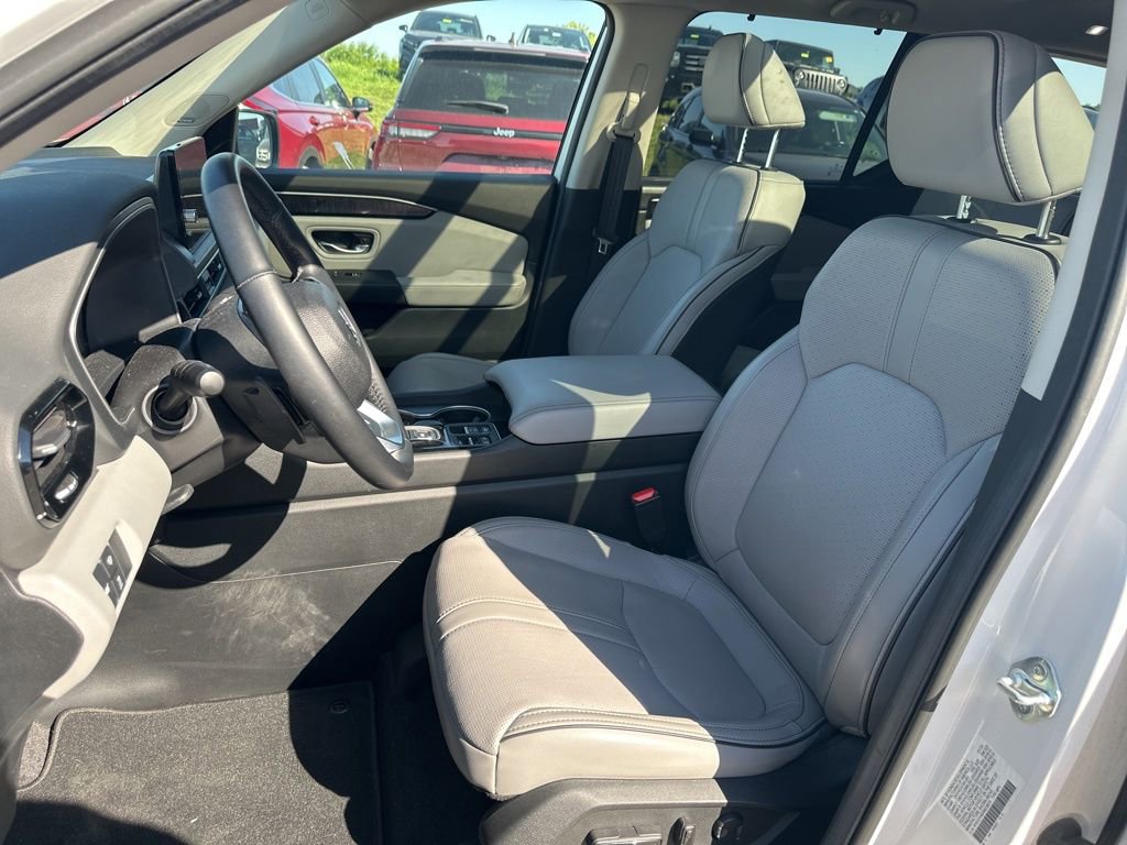 Used 2024 Honda Pilot Elite image 18