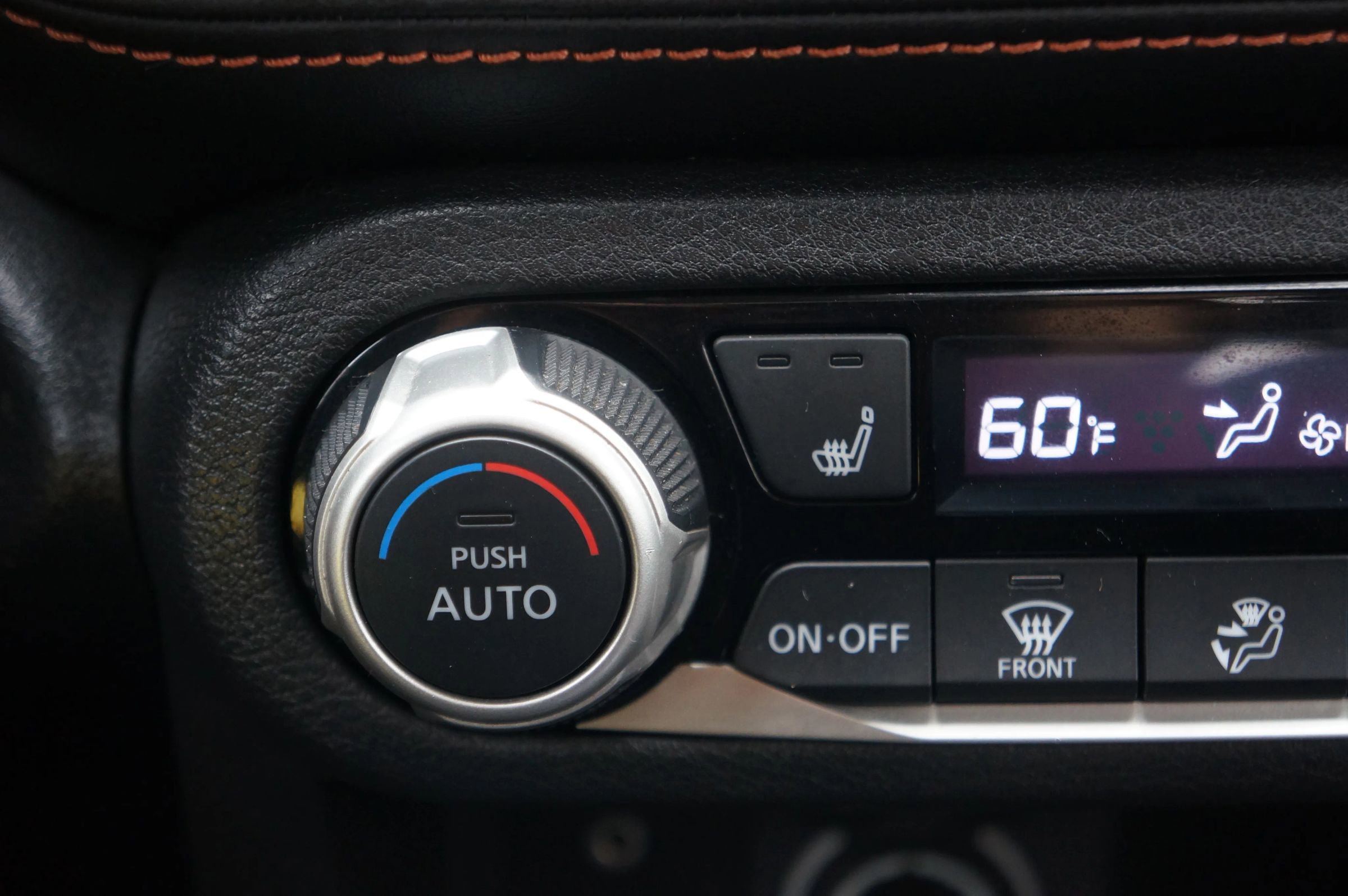 Used 2019 Nissan Kicks SR w/ SR Premium Package image 40