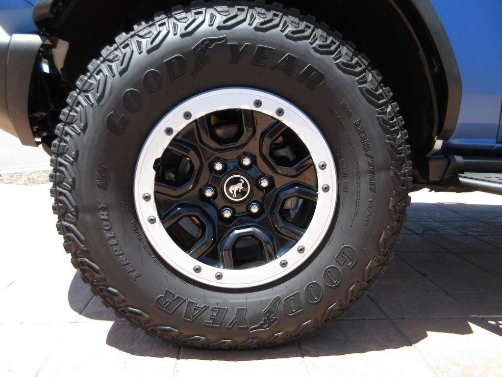 Certified 2023 Ford Bronco Badlands w/ Sasquatch Package AWD/4WD image 8