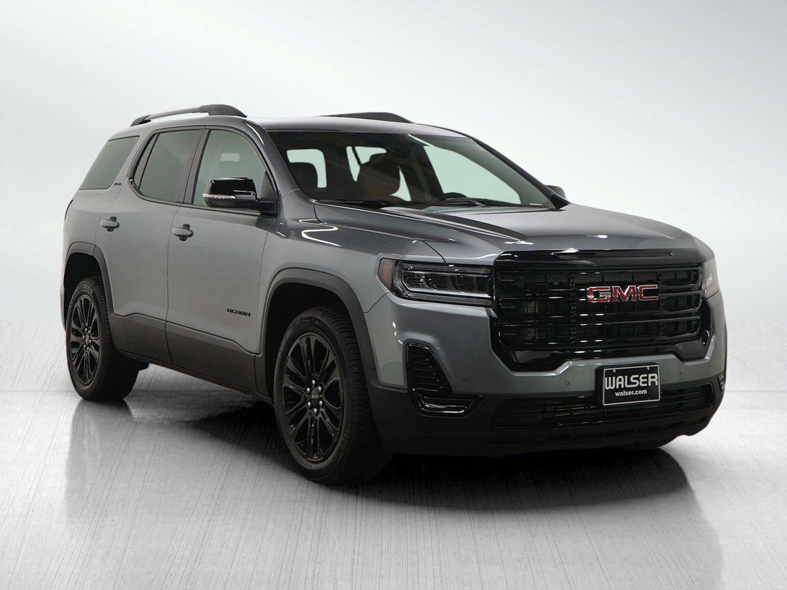 Used 2023 GMC Acadia SLE image 7