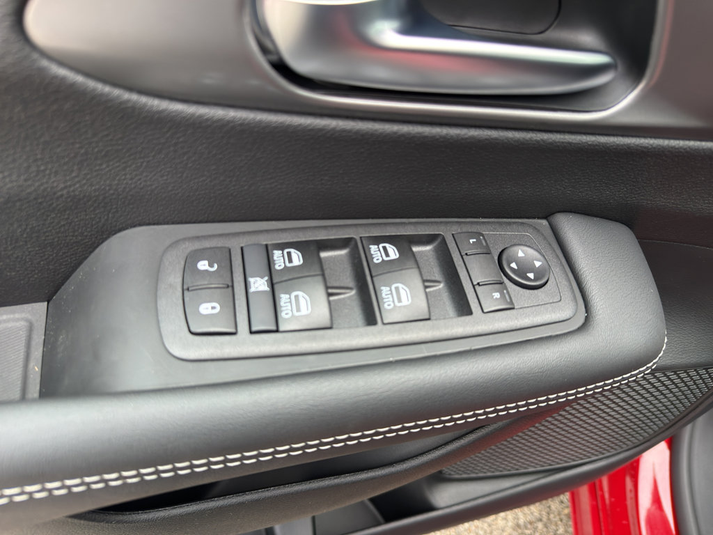 New 2026 Chrysler Pacifica Select FWD image 11