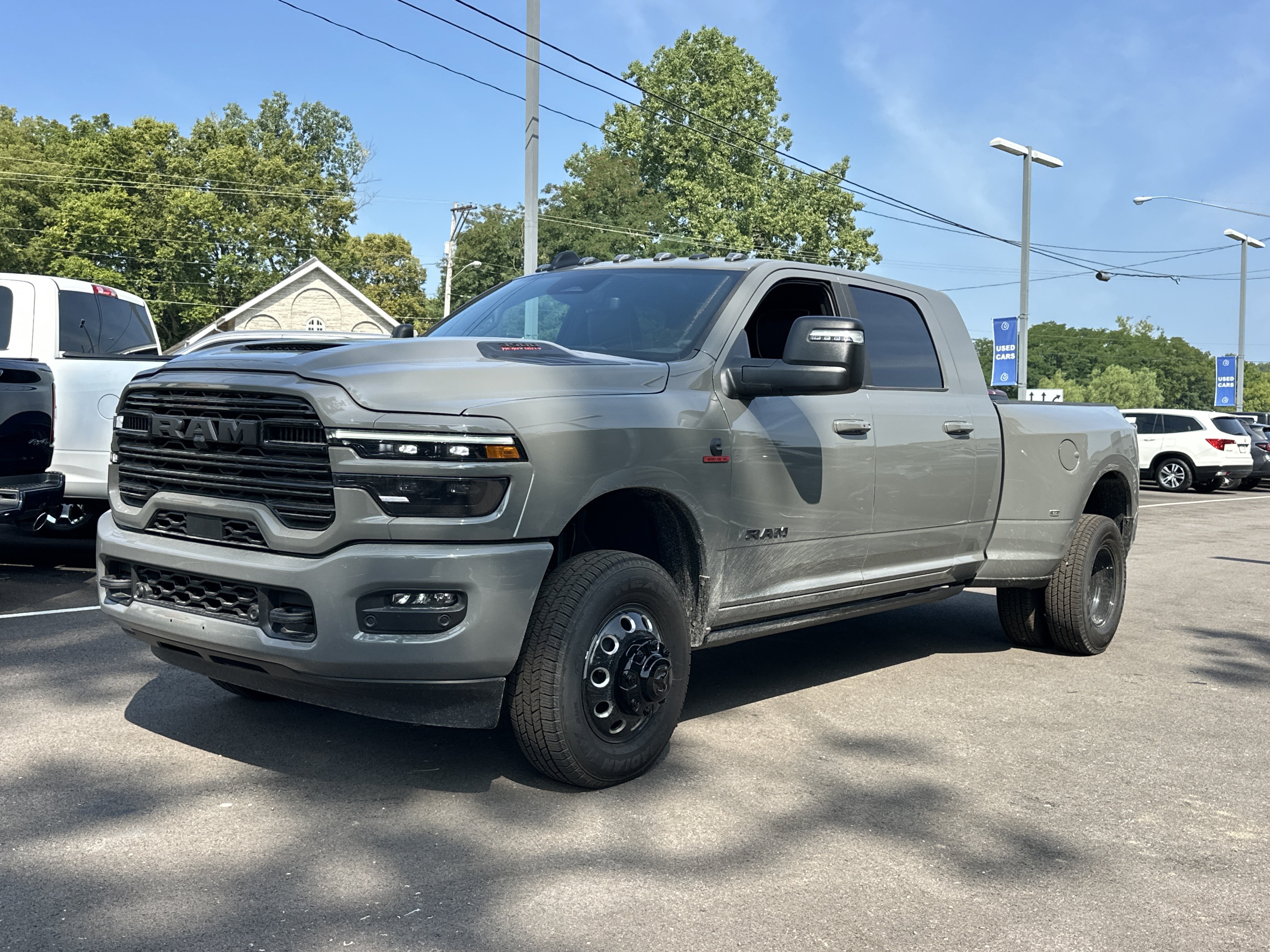 New 2026 RAM 3500 Laramie AWD/4WD image 25