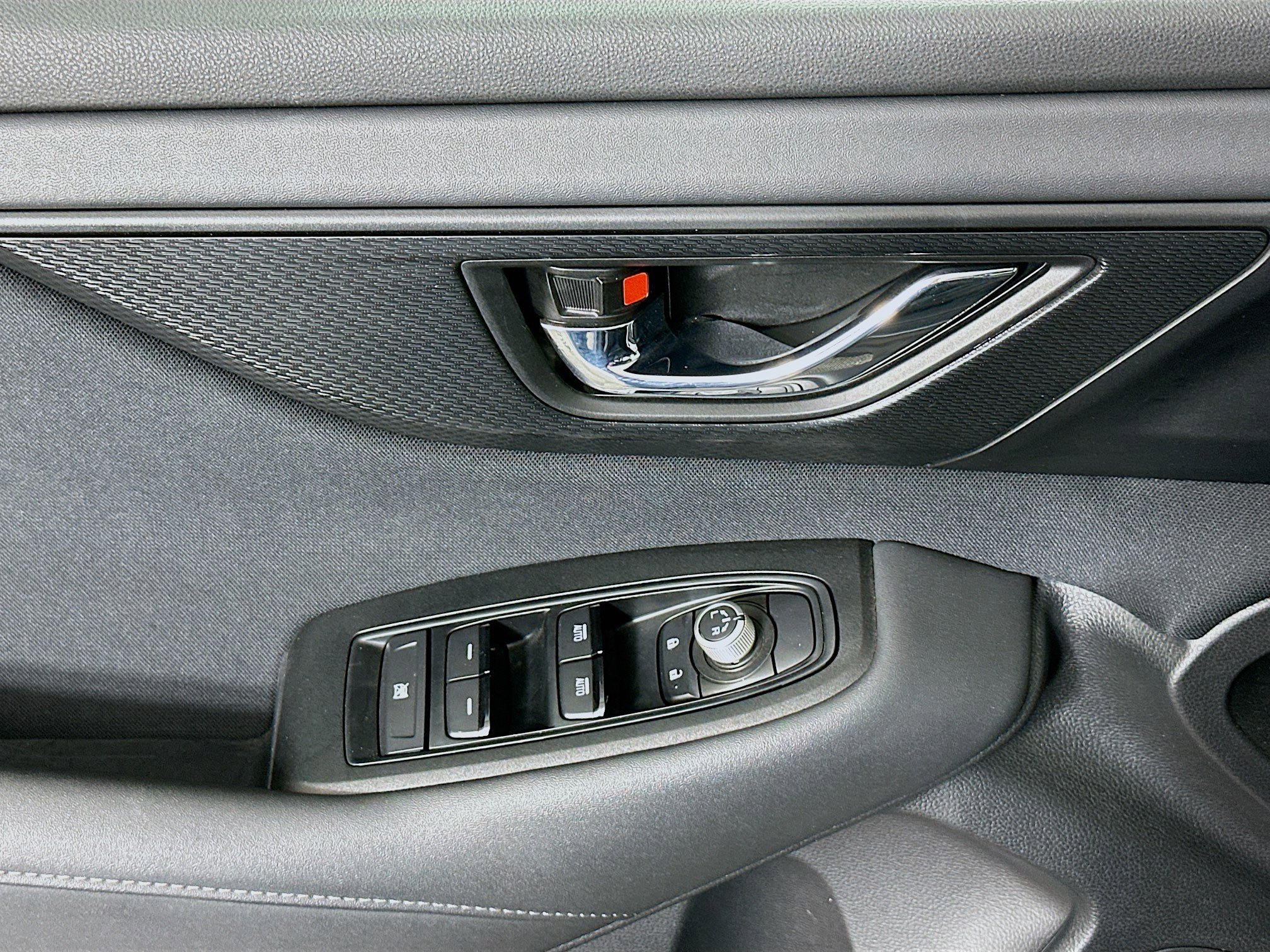 Used 2025 Subaru Outback Premium AWD/4WD image 15