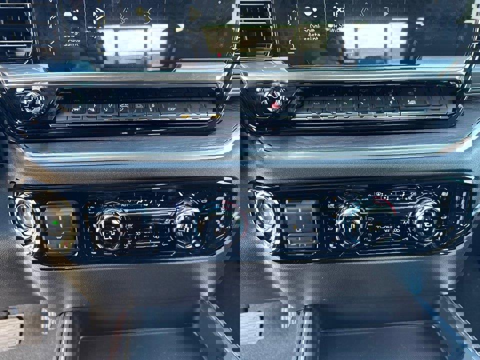 Used 2026 GMC Sierra 1500 SLT w/ SLT Premium Plus Package image 30