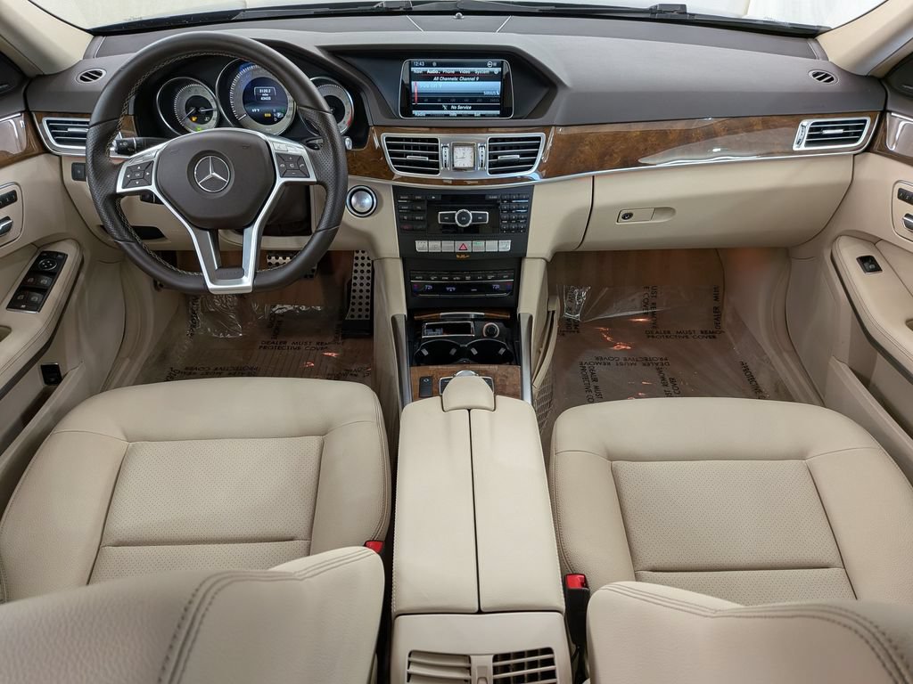 Used 2014 Mercedes-Benz E 350 4MATIC Sedan image 29
