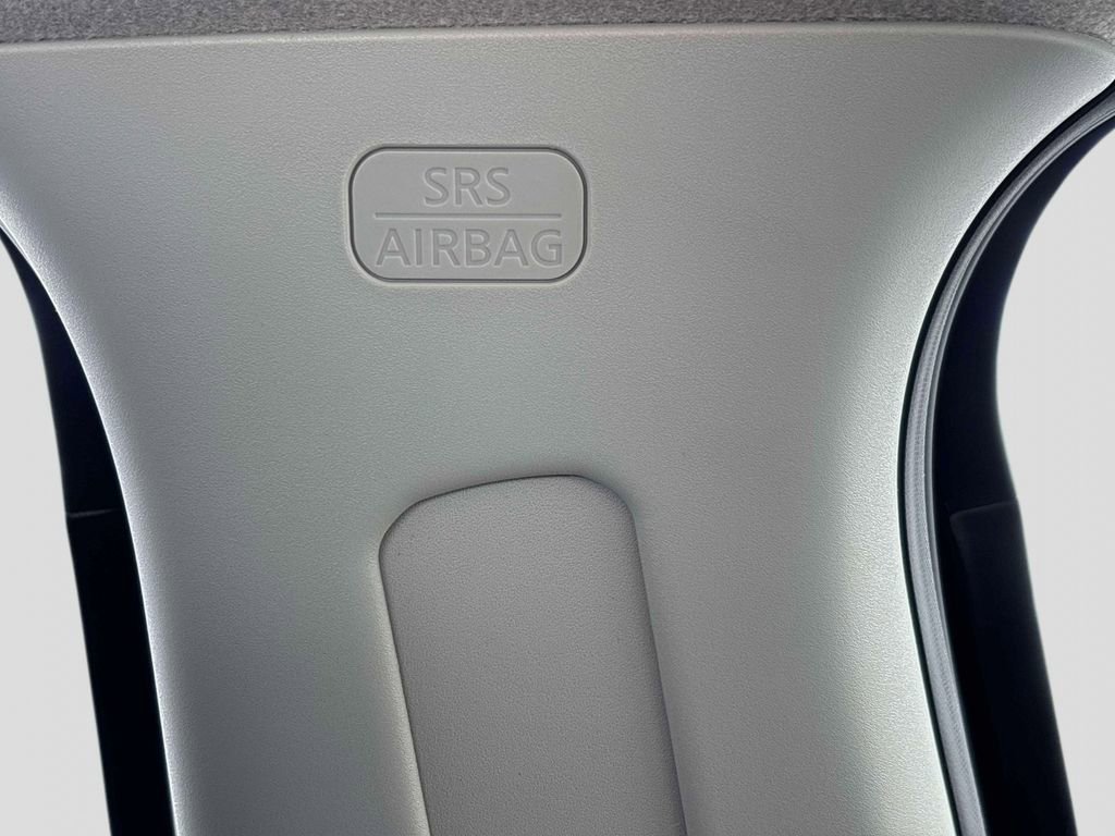 Used 2025 Nissan Versa SV w/ Trunk Package image 30