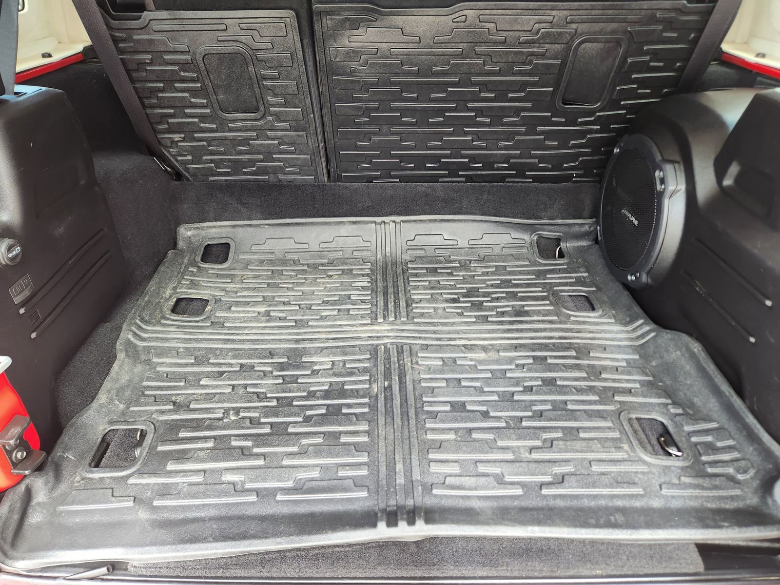 Used 2022 Jeep Wrangler Unlimited Rubicon 4xe w/ Cold Weather Group AWD/4WD image 35