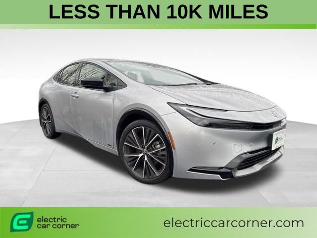 Used 2024 Toyota Prius XLE image 1