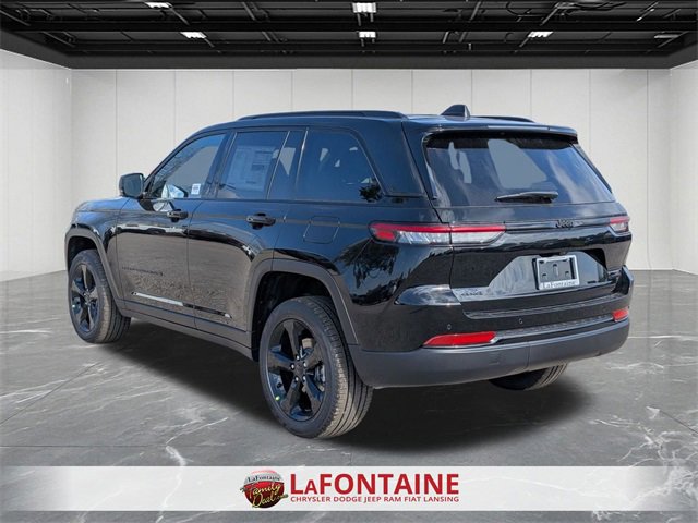 New 2025 Jeep Grand Cherokee Limited w/ Black Appearance Package image 3