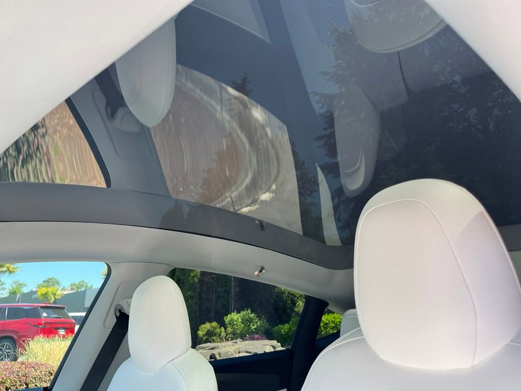 Used 2021 Tesla Model Y Long Range AWD/4WD image 12