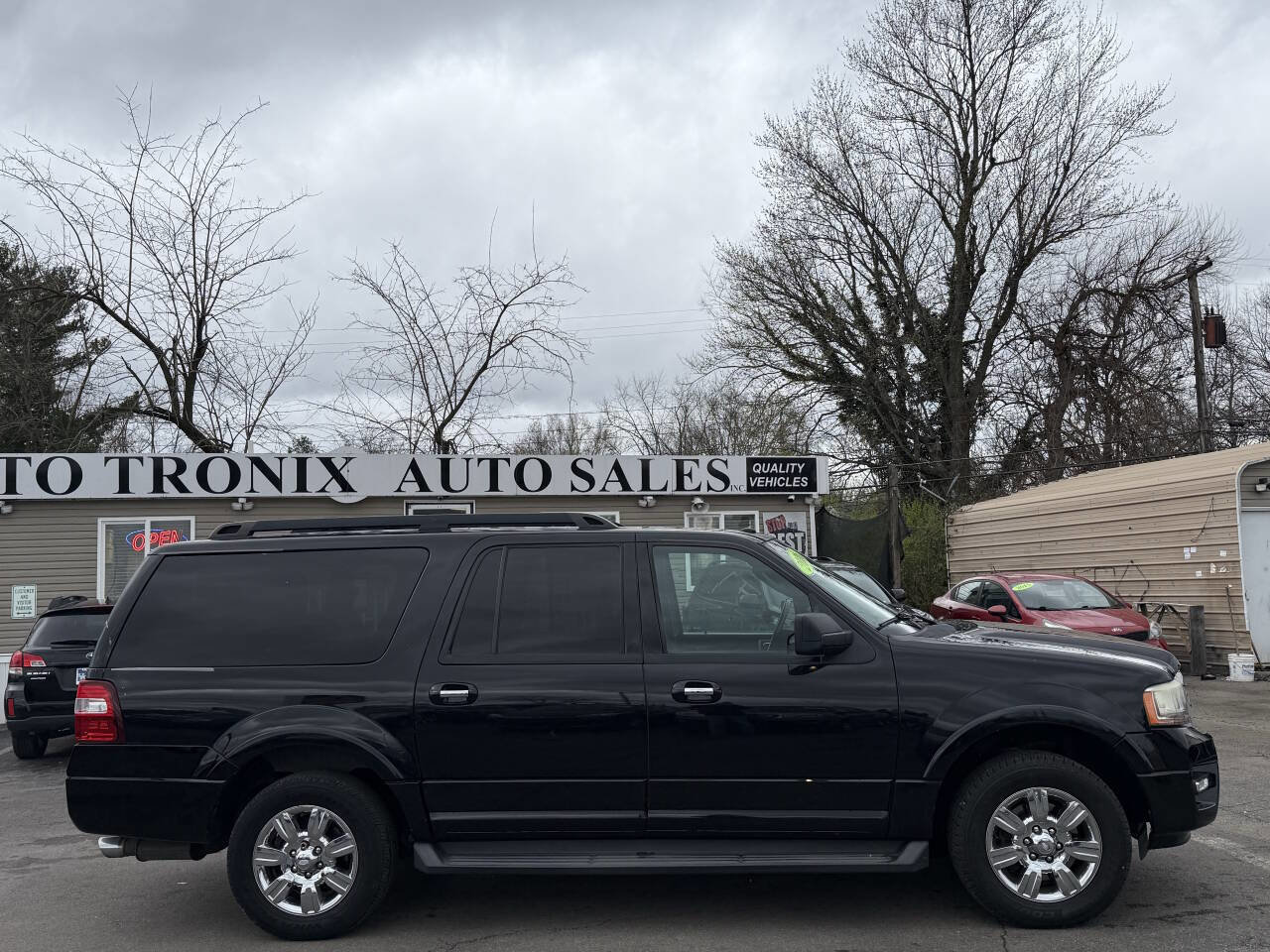 Used 2016 Ford Expedition EL XLT image 5