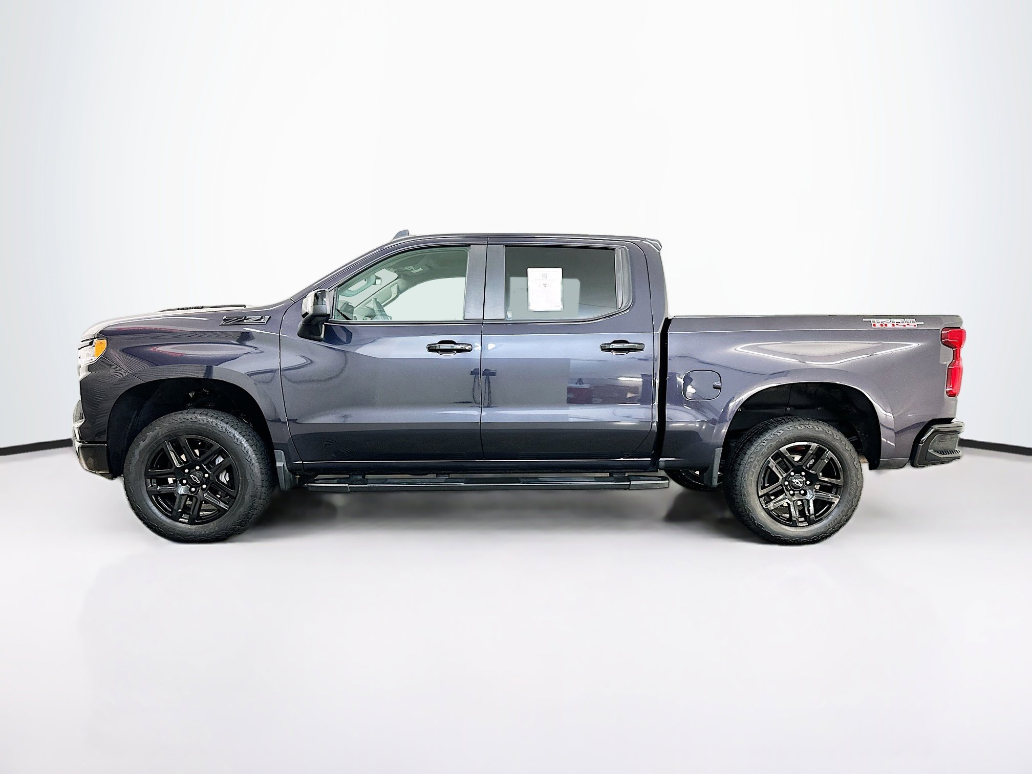 Used 2024 Chevrolet Silverado 1500 LT Trail Boss w/ Convenience Package II image 4